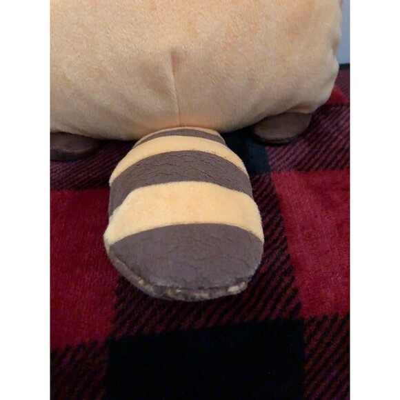 Furyu Puchi Rascal Raccoon Laying Down (Closed Eyes) Cushion Toreba Prize - Picture 4 of 10